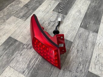 Zadní LED světlo Infiniti FX35/FX45 - 2