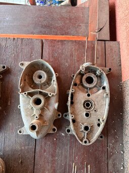 Jawa 50/555/550 - Motory, Kartéry - 2