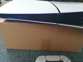 PlayStation 5 slim Digital Edition 1TB v záruce do 12/2025 - 2