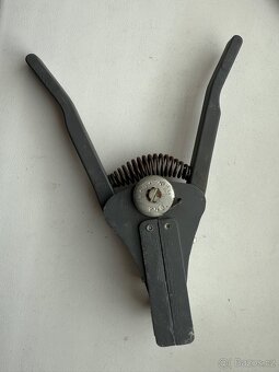 Dobové odizolovací kleště Tona Hlinsko - 2