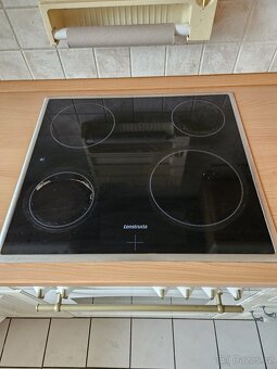 Moderní kuchyňská linka se spotřebiči - 2