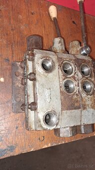 Hydraulicky rozvaděč 2sekcni - 2