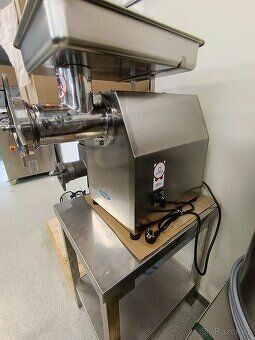 Mlýnek na maso 12, 22 a 32 - 2