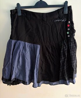 Desigual plisovaná patchworková sukně – černá, vel. 42 - 2