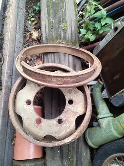 Prodám disk 16ka - 2