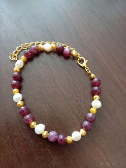 Náramek s granáty a perlami - 2