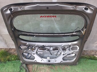 Honda civic 8g 5.dveře - 2