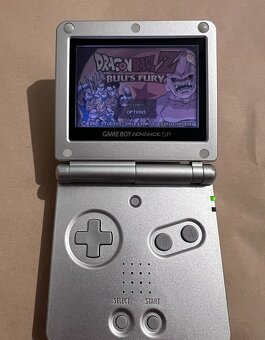 Game Boy Advance SP - 2