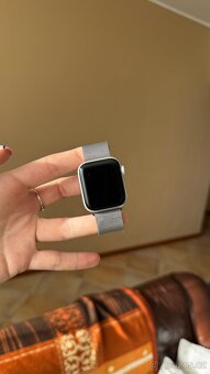 Apple Watch SE 40 mm + milánský tah - 2
