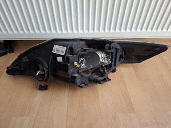 Ford mondeo mk4 2011-2014 xenon pravé - 2
