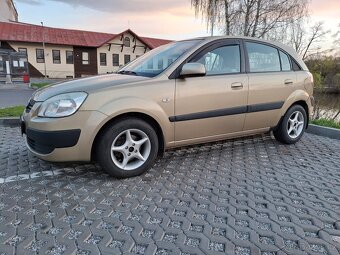 Kia rio 1.5 crdi - 2