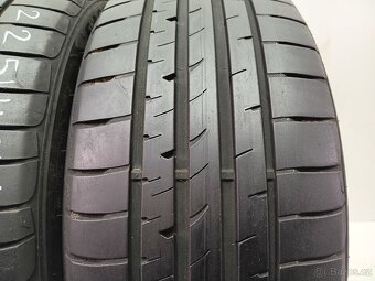 2ks letní pneu 225/40/19 GoodYear - 2