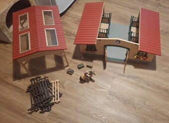 Schleich - Stáj pro koně - 2