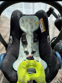Vajicko Maxi Cosi a základna isofix - 2
