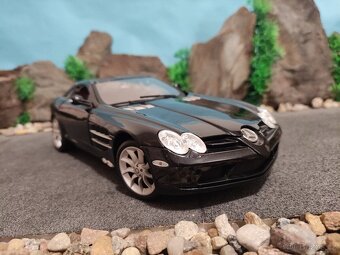 Prodám model 1:18 Mercedes McLaren SLR - 2