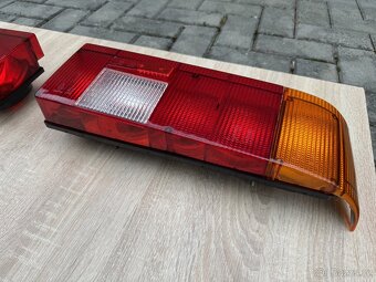 Moskvič 2141, nové zadní lampy - 2