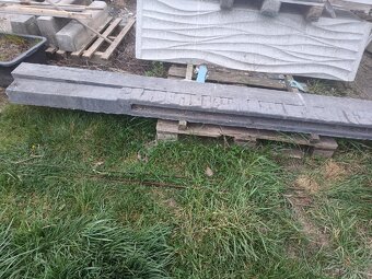 Betonový sloupky - vzor štípaný kámen šedivý - 2
