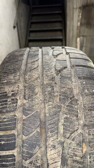 Pneu Nokian 275/40R20 - 2