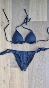 černé bikiny Benetton - 2