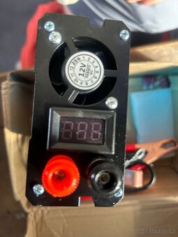 Měnič napětí 12V na 230V 1600W - 2