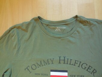 pánské Tommy Hilfiger khaki tričko kr.ruk příjemné ba L-XL - 2