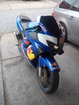 Honda CBR600F 4 - 2
