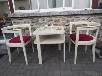 Kávové sezení,po renovaci. - 2