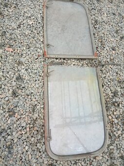 Prodám výklopná okna P v3s. - 2