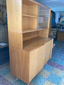 Prodám skříňku s vitrínou - 2