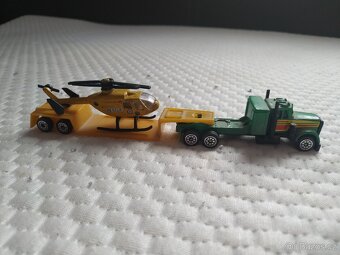 Model kamionu + vrtulník - 2