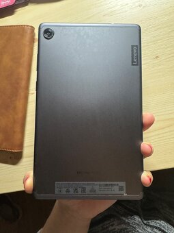 Tablet Lenovo M8 - 2