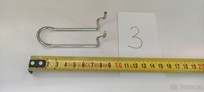 Euroháčky do děrovaných prodejních plechů, stojanů. - 2