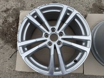 2ks alu disků audi r18 - 2