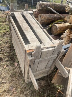 Dřevěná klec na prase, ovce a pod. - 2