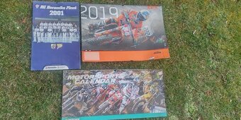 Staré nástěnné kalendáře. - 2