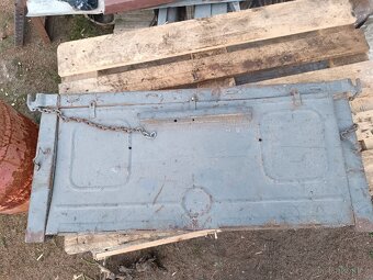 Zadní čelo ARO m461 - 2