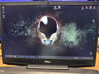 Herní notebook Dell G5 15 5500 - 2