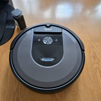 Prodám robotický vysavač iRobot Roomba i7+  Clean Base - 2