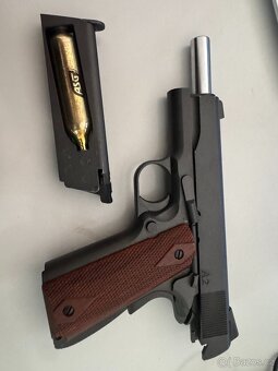M1911 Plynová pistole - 2
