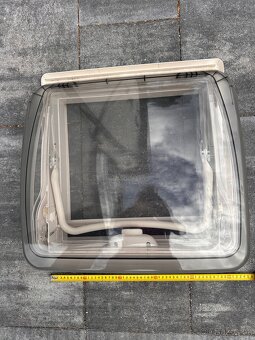 Střešní okno Dometic Mini Heki 40x40cm - 2