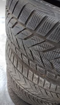 2ks zimní 225/40 R19 93Y Vredestein - 2