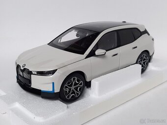 1:18 - BMW iX (2022) - Minichamps - 1:18 - 2