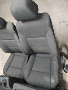 BMW E61 přední a zadní sedačky - 2