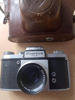 Historický fotoaparát praktica fx2 - 2