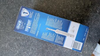 Elektrický zubní kartáček Braun Oral B Vitality 100 - 2
