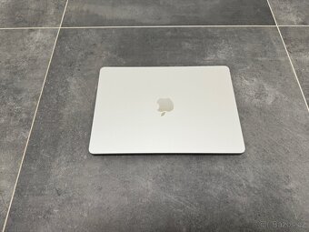 ZÁNOVNÍ APPLE MACBOOK AIR 13.6” M3/256GB/8GB/BATERIE 100% - 2