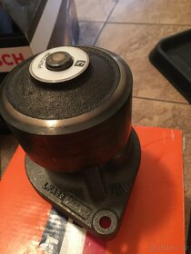 Nová vodní pumpa Nissan Atleon (Cummins motor) - 2