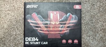 RC akrobatické auto DEERC DE84 Iron Man (nové jen rozbalené) - 2