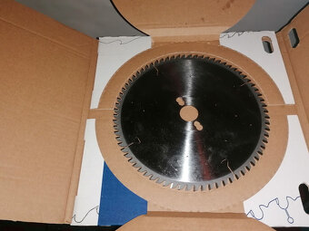 Pokosová pila Bosch GCM 10 SD vč. stolu - 2