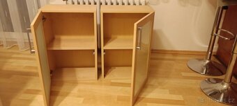 Skříňky a knihovna - 2